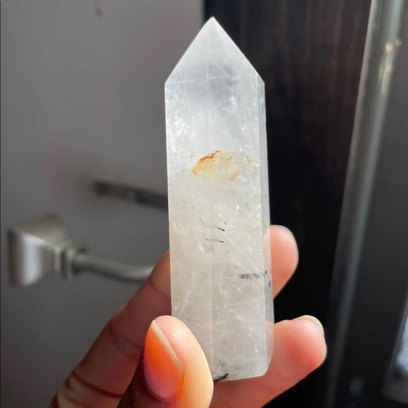 Tourmaline in quartz crystal tower - Picture 3 of 4